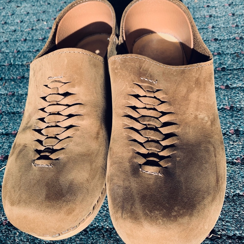 Sven clogs 38 closed back suede flexible sole wood basketweave